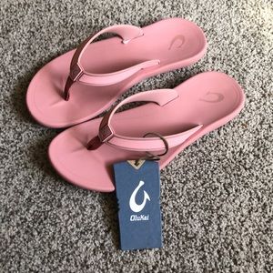 Olukai Kapehe new with tags size 7